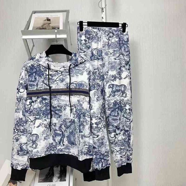 2022 factory wholesale new autumn and winter feng shui ink printed long sleeved sweater + harlan pants casual two-piece suit women jgbj, Gray
2022 factory wholesale new autumn and winter feng shui ink printed long sleeved sweater + harlan pants casual two-piece suit women jgbj, Gray