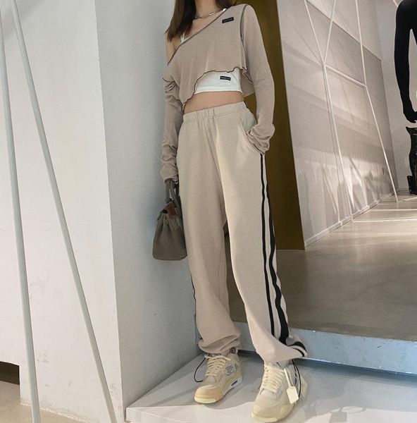 women pant baggy joggers elastic wasit side stripe loose casual sweatpants bound feet pants winter bottoms mujer pantalones, Black;white
women pant baggy joggers elastic wasit side stripe loose casual sweatpants bound feet pants winter bottoms mujer pantalones, Black;white