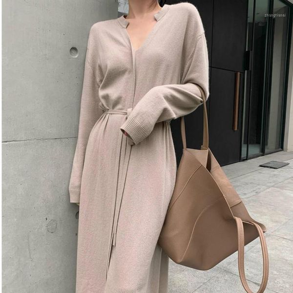 2020 new fall korean knitted dresses women loose long sleeve casual tip up slim vintage solid party dress v-neck elegant vestido1, Black;gray
2020 new fall korean knitted dresses women loose long sleeve casual tip up slim vintage solid party dress v-neck elegant vestido1, Black;gray