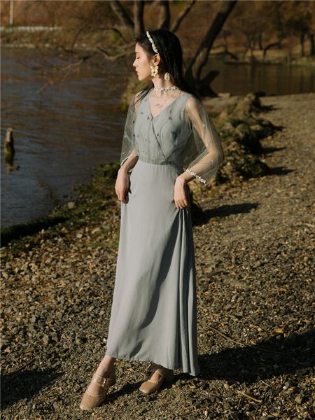 summer dress of vintage chiffon women and mesh embroidered half a sleeve with v-neck cleavage to the elegant gray fairy ankle dressed gn6n, Black;gray
summer dress of vintage chiffon women and mesh embroidered half a sleeve with v-neck cleavage to the elegant gray fairy ankle dressed gn6n, Black;gray