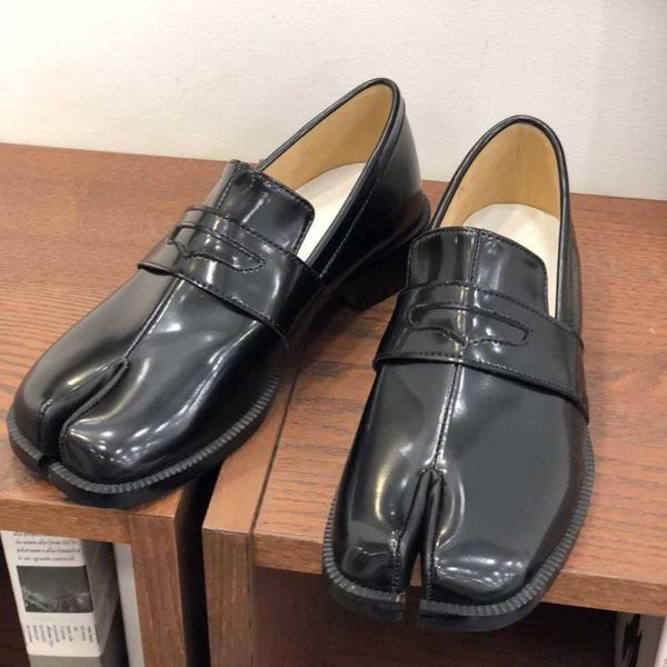 2020 new women shoes brand designer women flat shoes fashion lady genuine leather flats design casual woman, Black 
2020 new women shoes brand designer women flat shoes fashion lady genuine leather flats design casual woman, Black