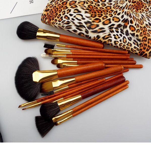 18pcs makeup brushes set cosmetic powder eye shadow foundation blush blending beauty tools portable make up brush maquiagem
18pcs makeup brushes set cosmetic powder eye shadow foundation blush blending beauty tools portable make up brush maquiagem