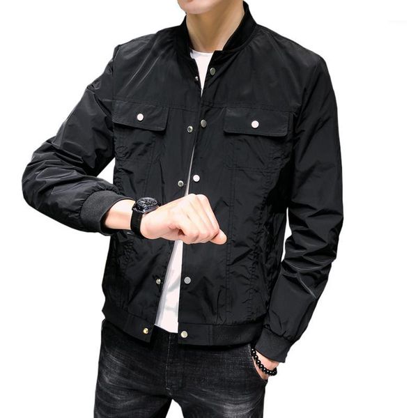2020 automne couture grande poche veste mâle mince beau tendance hommes coréen décontracté revers rétro outillage veste1, Black;brown
2020 automne couture grande poche veste mâle mince beau tendance hommes coréen décontracté revers rétro outillage veste1, Black;brown