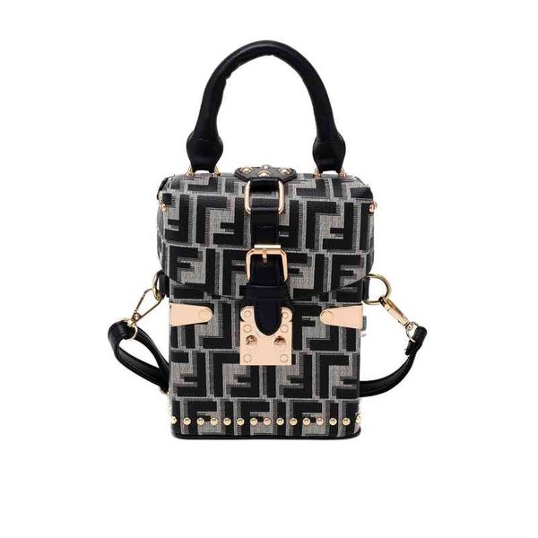 56% off designer bags 2022 fashion print lock portable box bag women's one shoulder messenger bag
56% off designer bags 2022 fashion print lock portable box bag women's one shoulder messenger bag