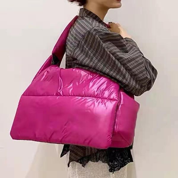 2020 fashion new winter space bale handbag woman casual space cotton totes bag down feather padded lady shoulder crossbody bag
2020 fashion new winter space bale handbag woman casual space cotton totes bag down feather padded lady shoulder crossbody bag
