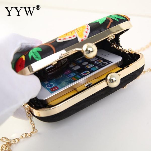 evening bags yyw 2021 women handbag for party chain shoulder bag ladies fashion flower clutch box messenger
evening bags yyw 2021 women handbag for party chain shoulder bag ladies fashion flower clutch box messenger
