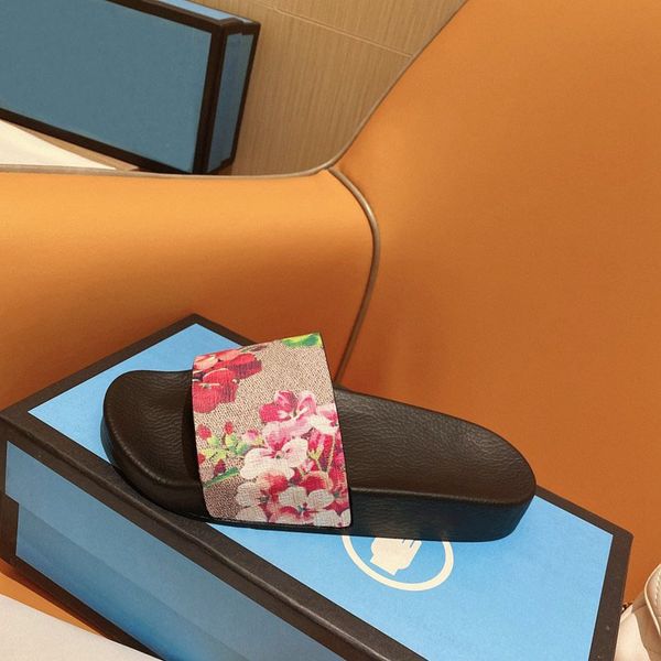 no box) sales big size genuine leather fashion women men slippers luxurys ladies designers sandals branded slide slippers eur 35-46, Black
no box) sales big size genuine leather fashion women men slippers luxurys ladies designers sandals branded slide slippers eur 35-46, Black