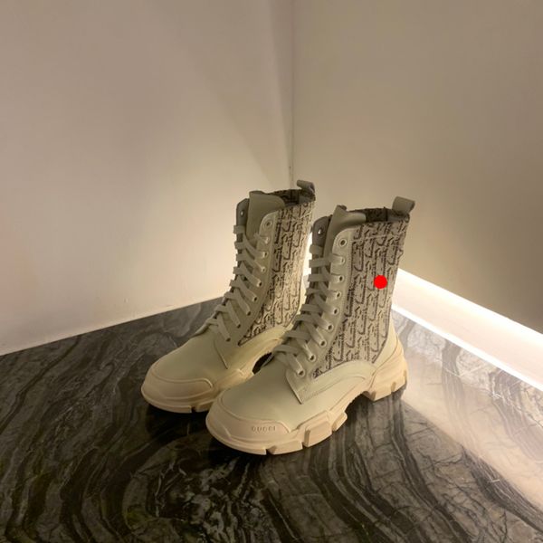 with box 2022 women designer boots desert boot diamond bee embroidery stars leather medal coarse non-slip winter shoes size eu35-40 -k609, Black
with box 2022 women designer boots desert boot diamond bee embroidery stars leather medal coarse non-slip winter shoes size eu35-40 -k609, Black