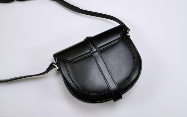 new luxury satin cowhide royal bag mini dinner metal saddle shoulder messenger bag ladies shoulder chest bag handbag chain messenger bax
new luxury satin cowhide royal bag mini dinner metal saddle shoulder messenger bag ladies shoulder chest bag handbag chain messenger bax