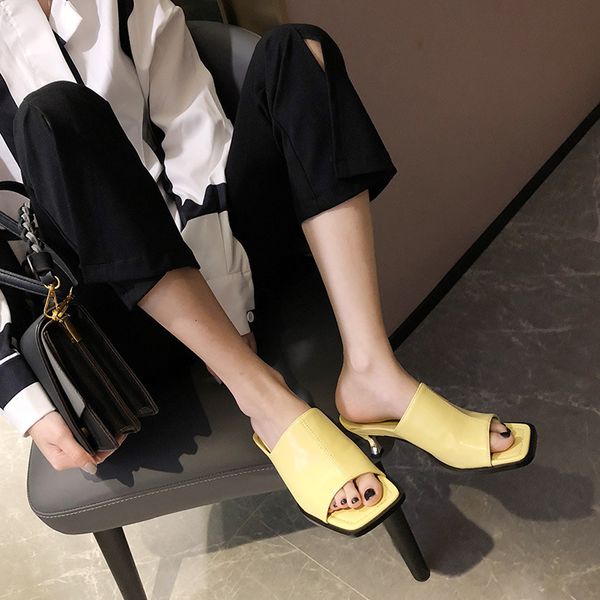 2021 nian single-girdle female will see outer wear new style thin soft leather square head high heels slacker slipper e5fs, Black
2021 nian single-girdle female will see outer wear new style thin soft leather square head high heels slacker slipper e5fs, Black