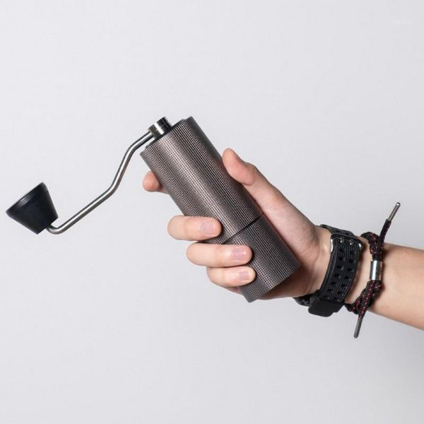 high-quality aluminum hand-cranked coffee grinder household stainless steel manual coffee grinder dual bearing positioning1
high-quality aluminum hand-cranked coffee grinder household stainless steel manual coffee grinder dual bearing positioning1