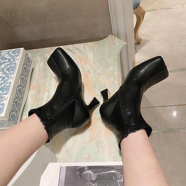 woman flat boots boots-women female shoes round toe low 2020 leather rock ladies rubber high heel white summer mid calf1, Black
woman flat boots boots-women female shoes round toe low 2020 leather rock ladies rubber high heel white summer mid calf1, Black