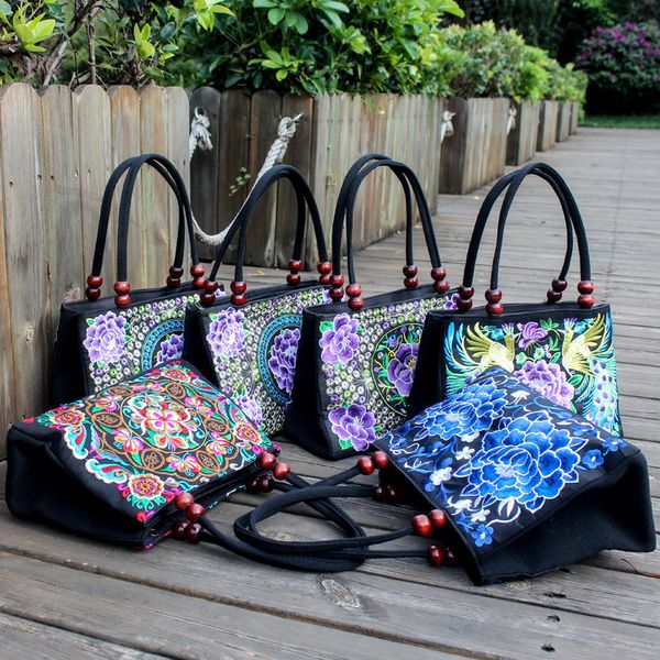 embroidered travel shoulder bag large capacity large brand shopping bag double zipper wooden bead handbag double embroidered handbag
embroidered travel shoulder bag large capacity large brand shopping bag double zipper wooden bead handbag double embroidered handbag