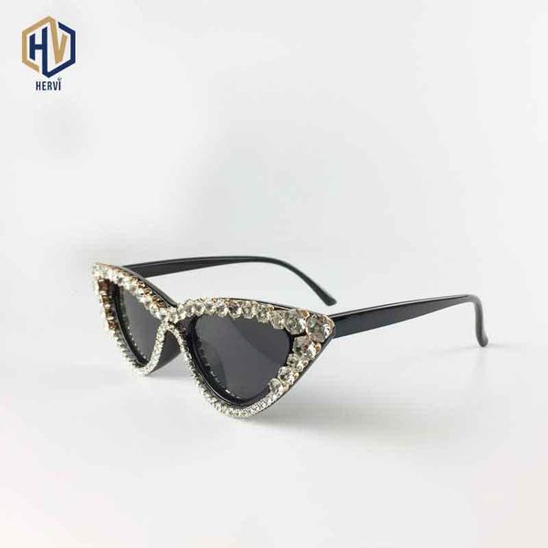 sunglasses fashion cat eyes women metal rhinestone decoration big frame sun glasses solid color triangle eyeglasses uv400, White;black
sunglasses fashion cat eyes women metal rhinestone decoration big frame sun glasses solid color triangle eyeglasses uv400, White;black