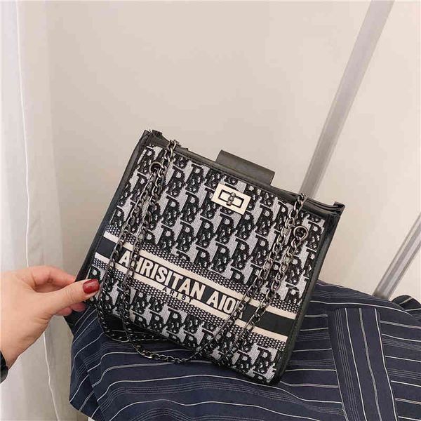 50% off designer bags autumn and winter lattice bag new women's messenger bag one shoulder portable light luxury high-grade high-capaci
50% off designer bags autumn and winter lattice bag new women's messenger bag one shoulder portable light luxury high-grade high-capaci