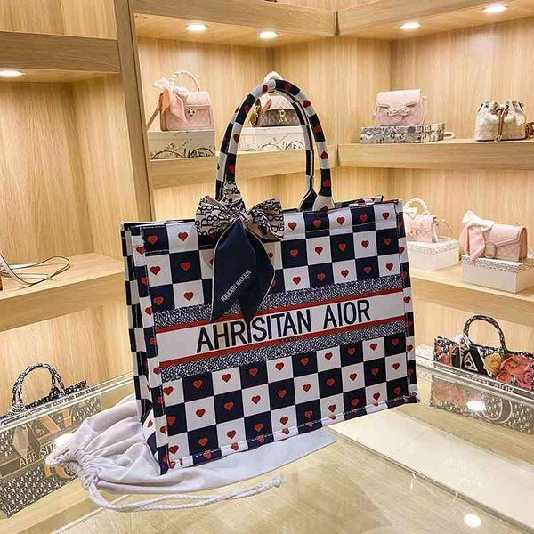 2022 latest models handbag wholesale ins street beat color contrast mother tot portable one shoulder women's bag silk scarf
2022 latest models handbag wholesale ins street beat color contrast mother tot portable one shoulder women's bag silk scarf