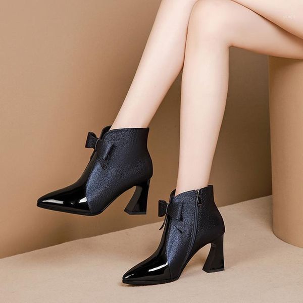 boots mljuese 2021 women ankle sheepskin pointed toe winter short plush bow-tied square heel size 34-421, Black
boots mljuese 2021 women ankle sheepskin pointed toe winter short plush bow-tied square heel size 34-421, Black