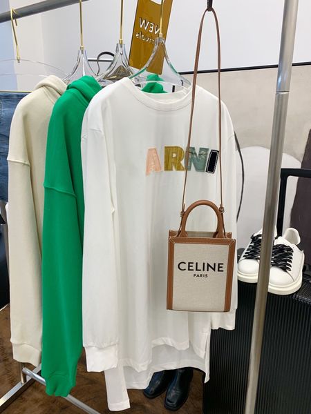 chaopai 2021 spring new texture color letter long sleeve irregular t-shirt, White
chaopai 2021 spring new texture color letter long sleeve irregular t-shirt, White
