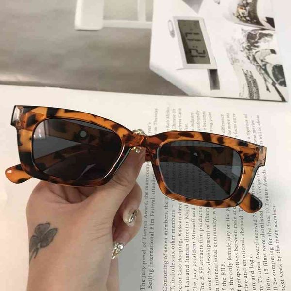 1pcs rectangle vintage sunglasses fashion design retro sun glasses female lady eyeglass cat eye casual goggles, White;black
1pcs rectangle vintage sunglasses fashion design retro sun glasses female lady eyeglass cat eye casual goggles, White;black