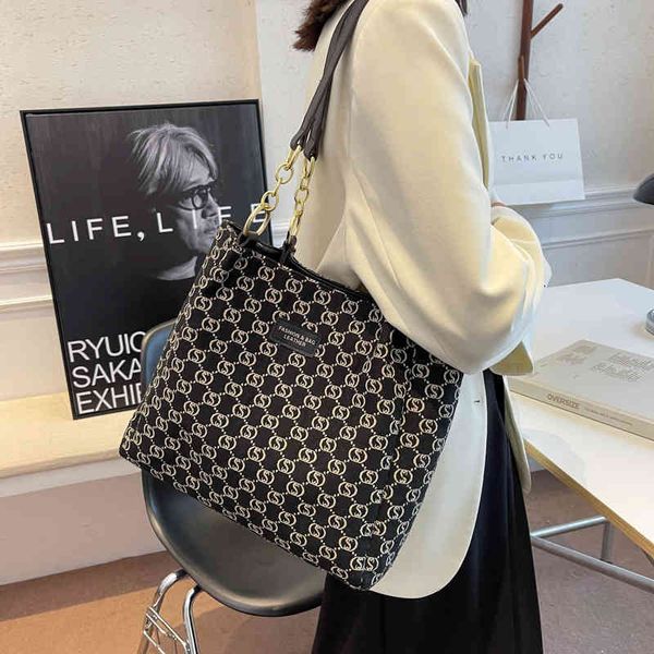 2022 factory wholesale women's bag large capacity tote fashion trend handbag texture pu single shoulder messenger bag
2022 factory wholesale women's bag large capacity tote fashion trend handbag texture pu single shoulder messenger bag