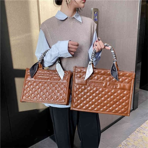83% off wholesale sale bag women's autumn winter new and south ins large capacity lingge chain bag simple fashion silk scarf single sho
83% off wholesale sale bag women's autumn winter new and south ins large capacity lingge chain bag simple fashion silk scarf single sho