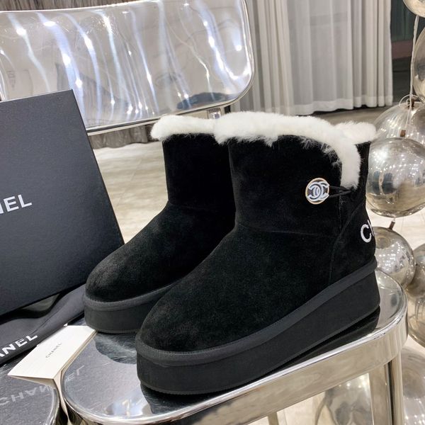 designer womens boots luxury black white suede with fluff round head flat heel boots with box size 35-40
designer womens boots luxury black white suede with fluff round head flat heel boots with box size 35-40