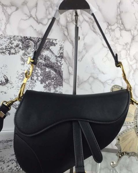 quality luxury classic new new high tote leather shoulder women's handbag saddle bag 2020 bag letter metal fashion designer ddada
quality luxury classic new new high tote leather shoulder women's handbag saddle bag 2020 bag letter metal fashion designer ddada