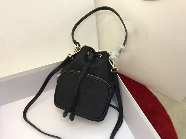 women bags bucket bags fashion shoulder bag handbags purse lady shopping bags plaid string chest totes nylon crossbody bag
women bags bucket bags fashion shoulder bag handbags purse lady shopping bags plaid string chest totes nylon crossbody bag