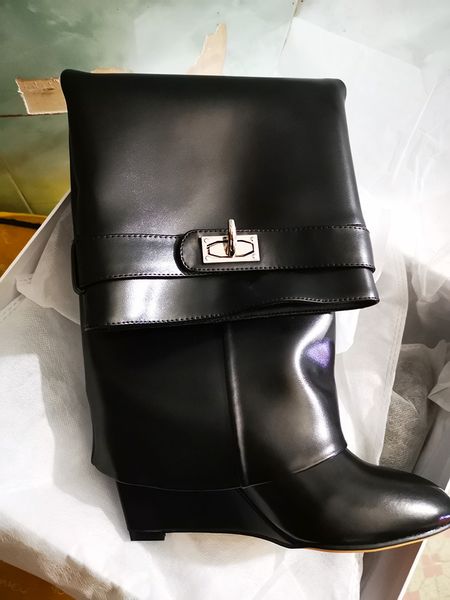 leather shark lock boots woman flat heel paris classic black pointy cowhide boots luxury lock catch ankle boot with box
leather shark lock boots woman flat heel paris classic black pointy cowhide boots luxury lock catch ankle boot with box