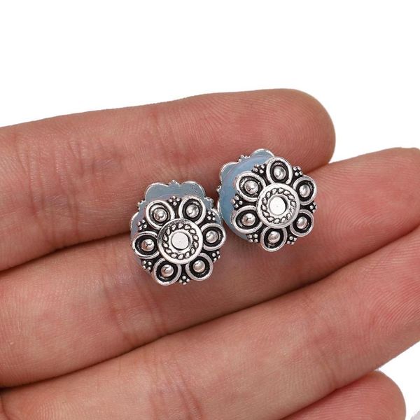 20pcs lot 12mm 6 petals hollowed flower loose sparer end bead caps for diy jewelry making finding earrings accessories wholesale h jlllbg, Silver
20pcs lot 12mm 6 petals hollowed flower loose sparer end bead caps for diy jewelry making finding earrings accessories wholesale h jlllbg, Silver