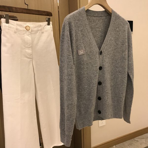 new wool 2021 in v smiling face cardigan sweater winter luxury designer woman clothes i9v8 cisj, White;black
new wool 2021 in v smiling face cardigan sweater winter luxury designer woman clothes i9v8 cisj, White;black