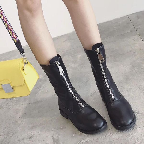 ladies in fashionable black leather beige white tube frontal with zipper no retro heel martin short high heels biker boots sm98
ladies in fashionable black leather beige white tube frontal with zipper no retro heel martin short high heels biker boots sm98