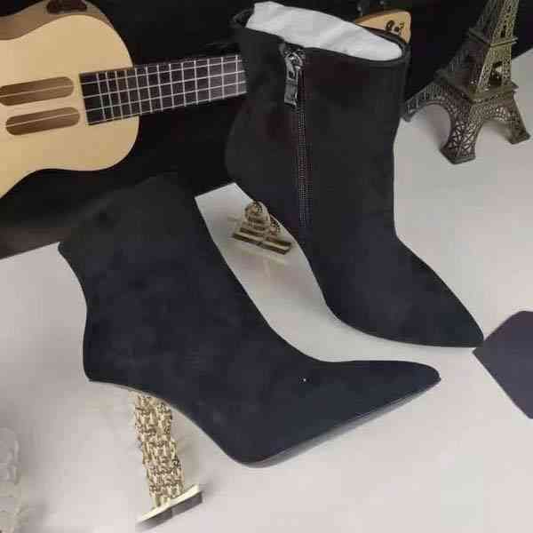 high fashion womens heel boot metal letter mark real leather designer shoe autumn winter short boots martin shoes size35-41with box, Black
high fashion womens heel boot metal letter mark real leather designer shoe autumn winter short boots martin shoes size35-41with box, Black