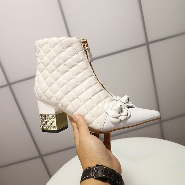 designer womens boots luxury white rhombus pattern camellia decoration front zipper low heel with box size 34-40, Black
designer womens boots luxury white rhombus pattern camellia decoration front zipper low heel with box size 34-40, Black