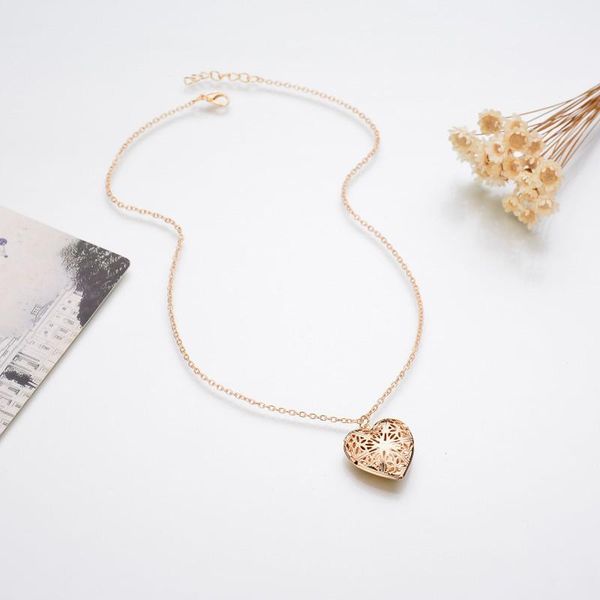 fashion heart-shaped love necklace can be opened to put small ps plated hollow female tonghua peach heart-shaped p box n, Silver
fashion heart-shaped love necklace can be opened to put small ps plated hollow female tonghua peach heart-shaped p box n, Silver