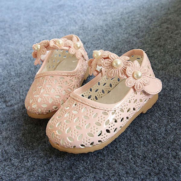 2019 spring summer small flower cluster hollow out walking sho children's sandals girl baby cow tendon soft bottom, Black;red 
2019 spring summer small flower cluster hollow out walking sho children's sandals girl baby cow tendon soft bottom, Black;red