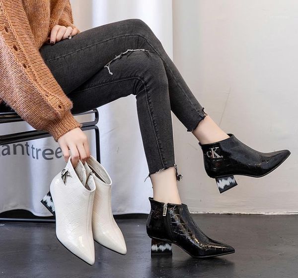 4cm high heel pointed boots simple thick with patent leather 2021 winter style1, Black
4cm high heel pointed boots simple thick with patent leather 2021 winter style1, Black