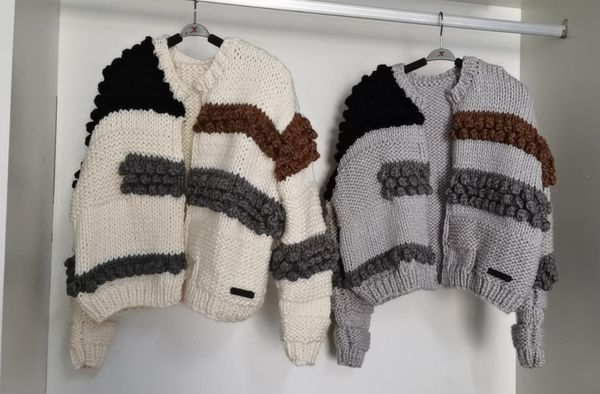 women's knits & tees 2021 autumn and winter handmade sweater vintage temperament contrast color short ball knitted cardigan jacket tren, White
women's knits & tees 2021 autumn and winter handmade sweater vintage temperament contrast color short ball knitted cardigan jacket tren, White