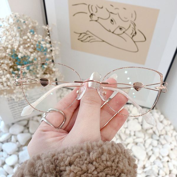 2020 new fashion anti-blue light retro net red cat glasses frame frameless diamond trim can be equipped with myopia
2020 new fashion anti-blue light retro net red cat glasses frame frameless diamond trim can be equipped with myopia