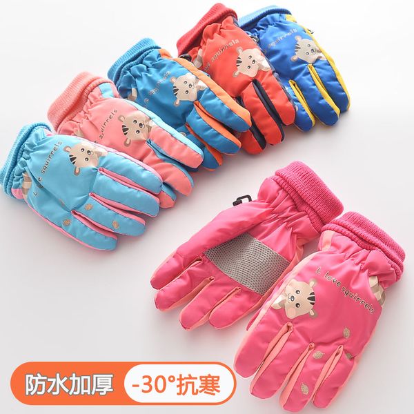 ski 3-6 years old kindergarten children playing with snow thickened warm and waterproof children's gloves winter
ski 3-6 years old kindergarten children playing with snow thickened warm and waterproof children's gloves winter