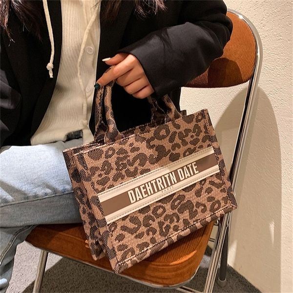 2022 factory wholesale new korean leopard print mother and son small square bag portable fashion trend simple large capacity hand-held leisu
2022 factory wholesale new korean leopard print mother and son small square bag portable fashion trend simple large capacity hand-held leisu