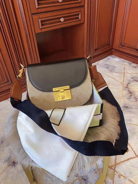 spell genuine leather handbag saddle shoulder woman worn female messenger vintage bag purses handbags girls women handbags fashion bags
spell genuine leather handbag saddle shoulder woman worn female messenger vintage bag purses handbags girls women handbags fashion bags