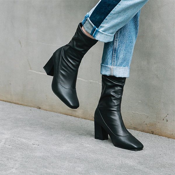 2020 ankle for women square foot winter short boots zipper comfortable heels lady black white shoes
2020 ankle for women square foot winter short boots zipper comfortable heels lady black white shoes