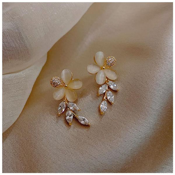 dangle & chandelier 2021 brincos aretes south korea the pearl earring contracted flower branches earrings fashionable female temperament, Silver
dangle & chandelier 2021 brincos aretes south korea the pearl earring contracted flower branches earrings fashionable female temperament, Silver