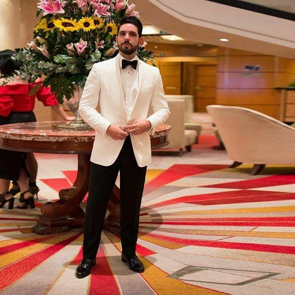 costume homme white men suits shawl lapel one button groom prom man blazer slim fit 2 pieces wedding tuxedos terno masculino, White;black
costume homme white men suits shawl lapel one button groom prom man blazer slim fit 2 pieces wedding tuxedos terno masculino, White;black