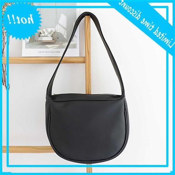 korean version simple wide strap single shoulder bag minority foreign style soft leather solid color handbag versatile fashion
korean version simple wide strap single shoulder bag minority foreign style soft leather solid color handbag versatile fashion
