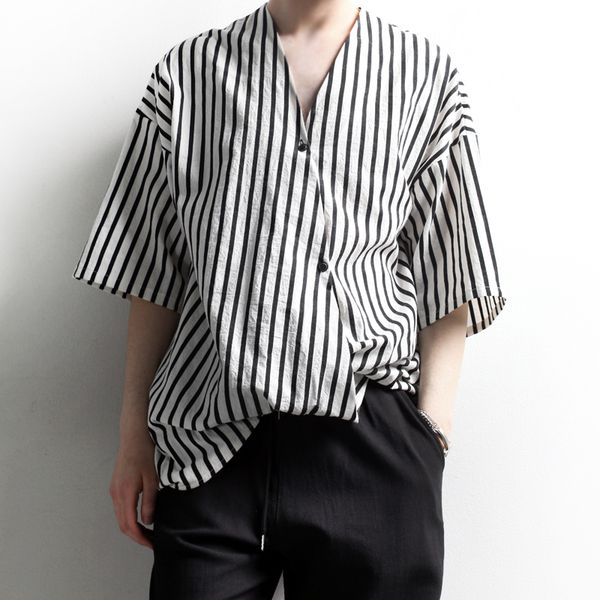 fashionable men's casual vertical stripe short sleeve shirt shirt v-neck loose irregular asymmetric japanese thin top, White;black
fashionable men's casual vertical stripe short sleeve shirt shirt v-neck loose irregular asymmetric japanese thin top, White;black