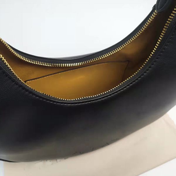 2022 fashion nappa leather shoulder bag for women solid zipper handbag baguette high quality
2022 fashion nappa leather shoulder bag for women solid zipper handbag baguette high quality
