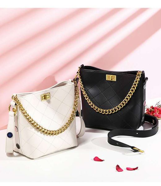 hippie bag female 2020 new korean version of the fashion single shoulder diagonal female bag large capacity wandering bucket bag 8822
hippie bag female 2020 new korean version of the fashion single shoulder diagonal female bag large capacity wandering bucket bag 8822