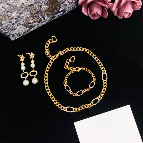 designer necklace for woaman letter 18k gold diamond luxury earring bracelet products necklaces chain quality fashion jewelry supply, Silver
designer necklace for woaman letter 18k gold diamond luxury earring bracelet products necklaces chain quality fashion jewelry supply, Silver